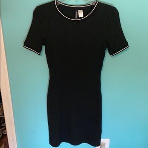 short sleeve black dress